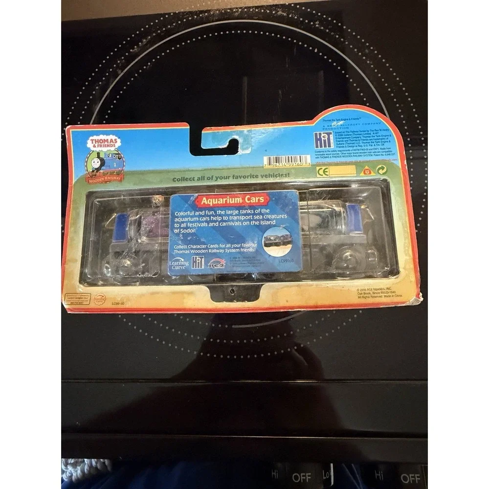 THOMAS & FRIENDS WOODEN RAILWAY ~ AQUARIUM CARS ~ ABSOLUTELY MINT ~ 2006 RARE!